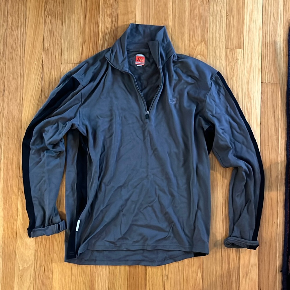 Icebreaker New Zealand 100% merino Wool Gray Mens Quarter Size Large